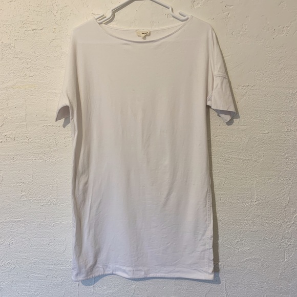 Aritzia Dresses & Skirts - Aritzia Wilfred Free T Shirt Dress Aritzia Dresses & Skirts - Aritzia Wilfred Free T Shirt Dress